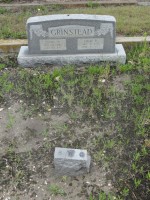 Byron and Lillie Grinstead&#039;s tombstone and footmarker