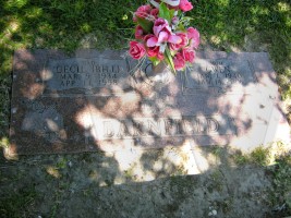 Bill and Gwen Barnfield&#039;s grave marker