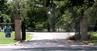 Entrance to Oakwood Cemetery Annex